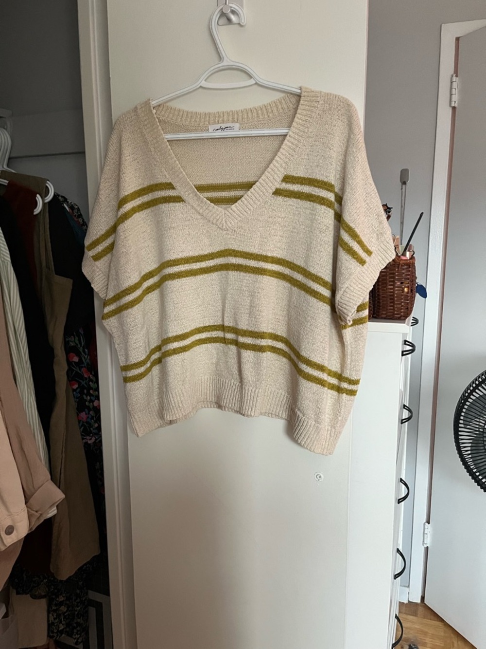 Carly Jean Los Angeles Cream V-Neck Striped Knit Short Sleeved Sweater - Picture 2 of 4
